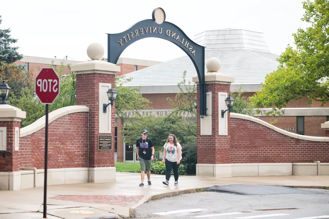 Students walking on AU campus